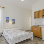 Margarita Lägenhet Perissa (Santorini)