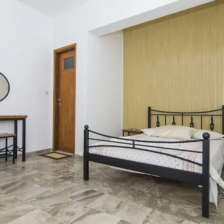 Margarita * Perissa (Santorini)