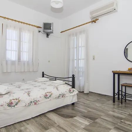 Margarita Perissa (Santorini)