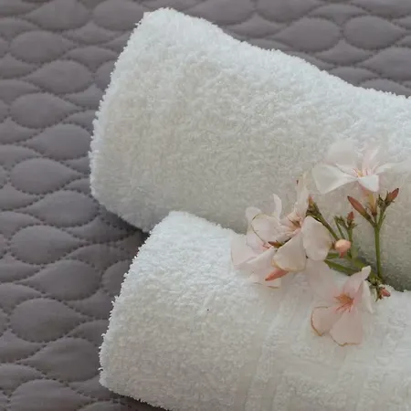 Margarita Perissa (Santorini)